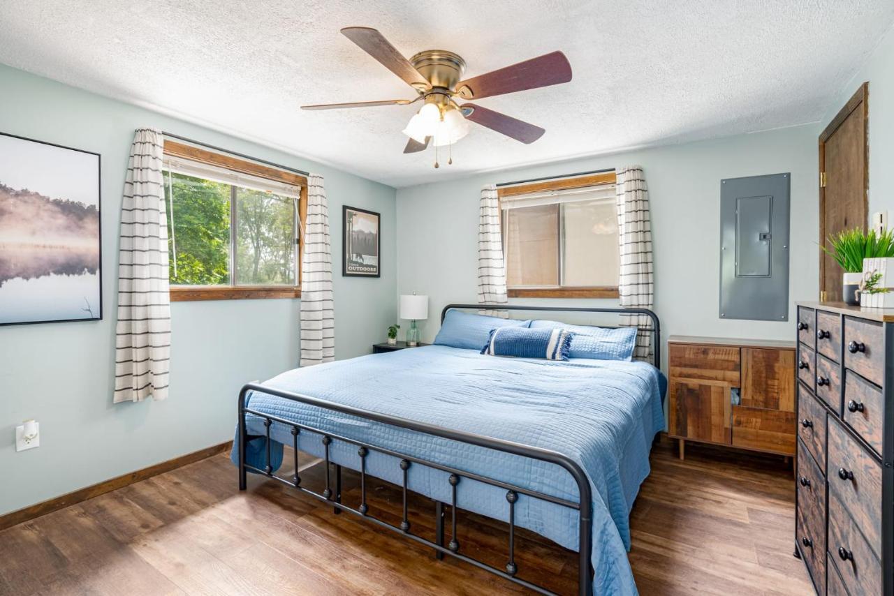 Quaint Loft Cabin W Hot Tub, Firepit, Deck & Grill Hedgesville Luaran gambar